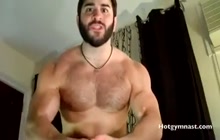 Muscled Sexy Hunk Jerks Off